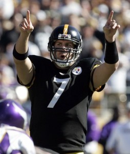 Pittsburgh Steelers quarterback Ben Roethlisberger calls an audible at the line of scrimmage against the Minnesota Vikings in the first quarter of their NFL football game in Pittsburgh, Pennsylvania October 25, 2009.  (REUTERS/Jason Cohn)