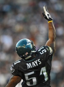 Joe Mays celebrates during a game against the Washington Redskins on November 29, 2009. (Photo by Drew Hallowell/Getty Images)