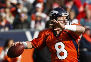 Denver Broncos starting quarterback Kyle Orton throws against the Kansas City Chiefs in the first quarter in their NFL football game in Denver November 14, 2010. (REUTERS/Rick Wilking)