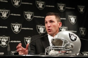 Raiders' new head coach Dennis Allen speaks during a news conference at the Raiders' training facility in Oakland, California January 30, 2012. (REUTERS photo/Beck Diefenbach)